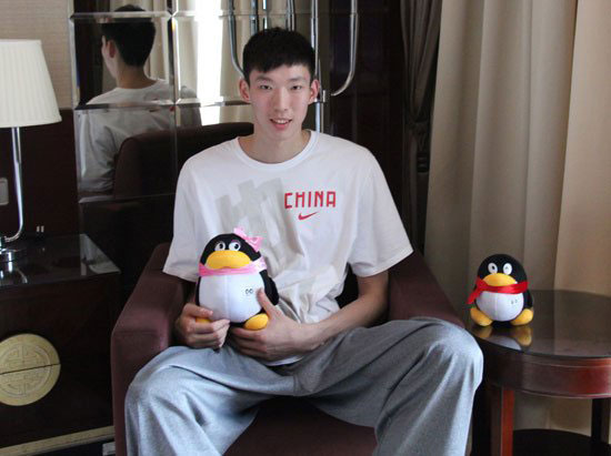 Zhou Qi, A Promising Basketball Star in Xinjiang